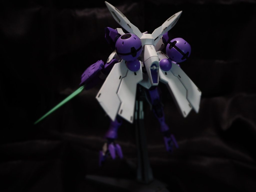 リア背部スラスター塗分けは面倒なのでシール。