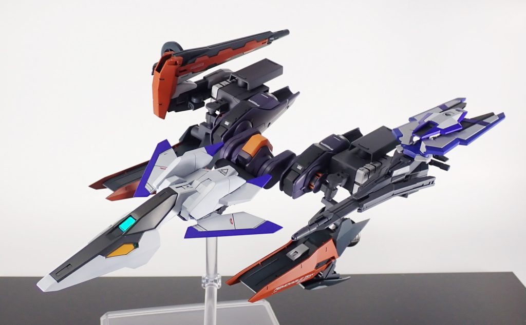 追加パーツはGディフェンサーのような支援機状態にすることもできます。