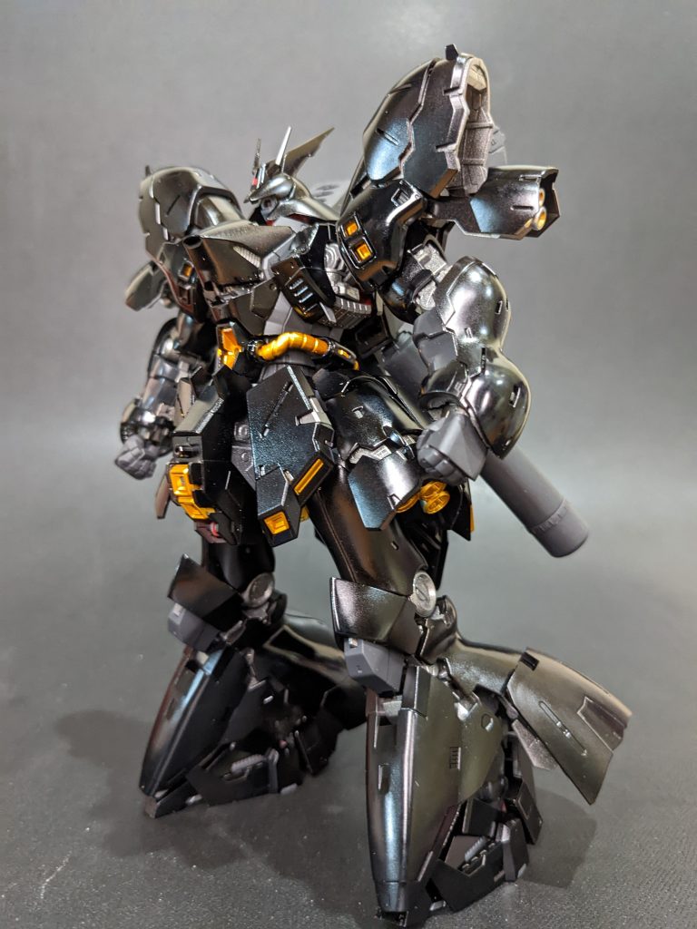 下地のブラックサザビーも。