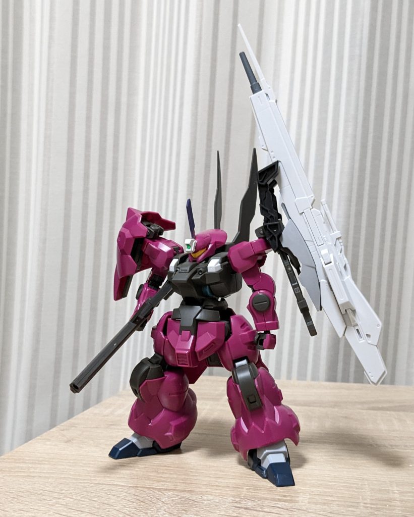 【改造初期】ディランザってマッシブな体型だし、色々パーツを加えたらディジェっぽくなるのでは?と半ば思いつきに近い形で改造に着手しました。特にグエル機はバックパックの飾りがディジェのスラスターっぽく見えたので、全体のイメージは掴みやすかったです。