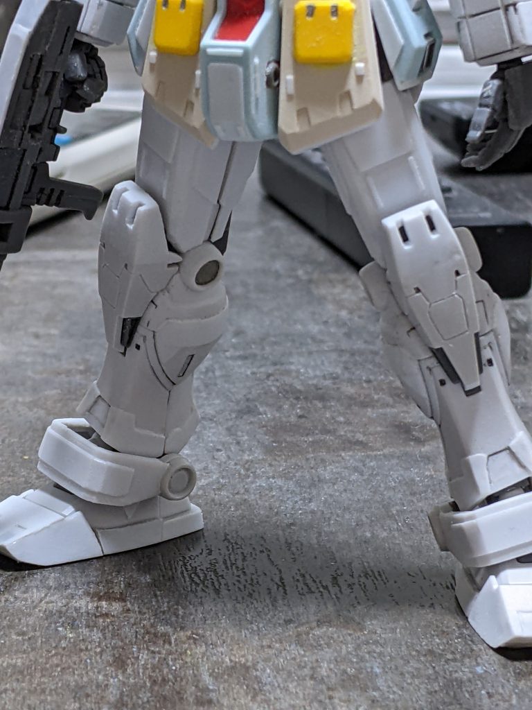 写メでは、アンクルアーマーと腰の両サイドのアーマーは、だいぶ変わってますが、結局ノーマルっぽくしました