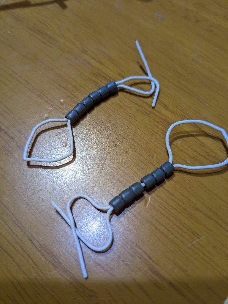 キットのパイプではリアル感がないので、パイプを一つ一つ独立させ、リアルさを出したかった。が。。。ヤスリ掛けと塗装がめんどくさく挫折しそうになった。