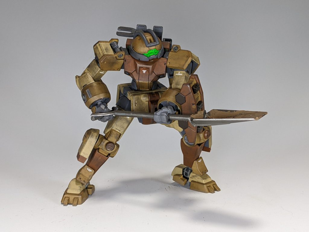 スコップはシャルドール改のシールドとランナーで作成。ガンメタルで全面塗装してあります。すこし太めのランナーを使ったのでクルクルもしにくくてよかったです。