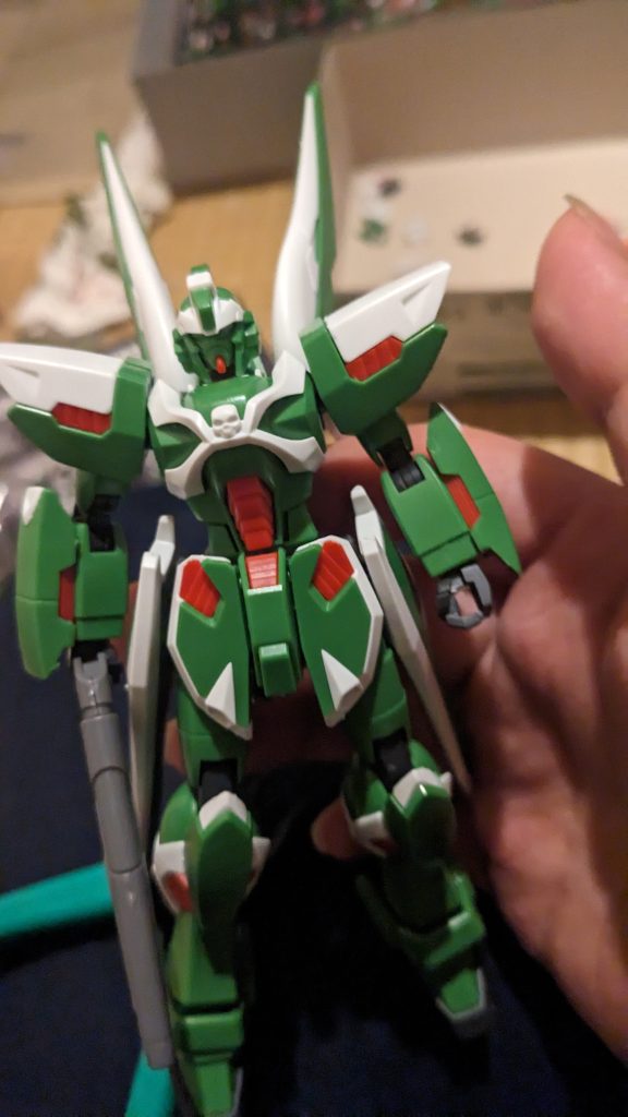 年越しで初ガンプラ、腰のスマート感欲しいなぁ……