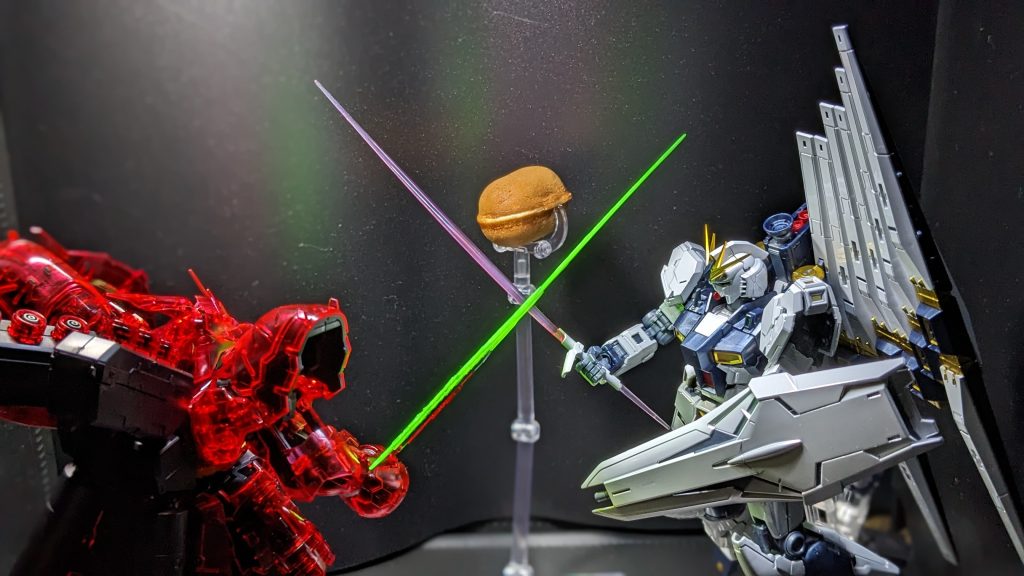 ベビーカステラを賭けて二機は争う事になってしまいました。