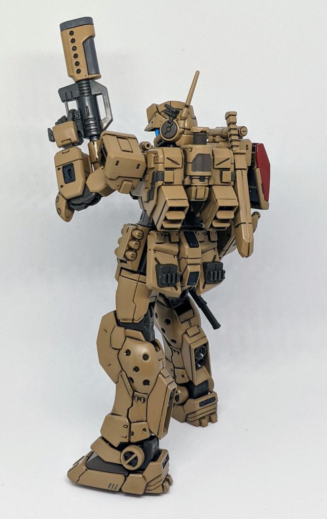 ミノフスキー粒子散布ポッドももちろん展開可能、塗装する場合はヤスリで若干拡張する事で塗装剥げを防止できると思います。