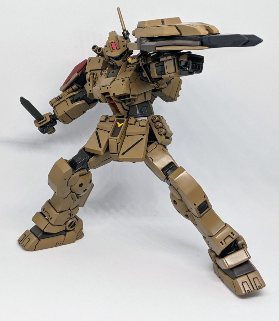 格闘戦武装はそのまま使用、スパイクシールドはジム・ストライカーの物をベースにパーツを追加してます。（シールド表面が見えるアングルを撮り忘れてます、後に製作工程のページにて貼ると思いますので気になる人はそちらをどうぞ。