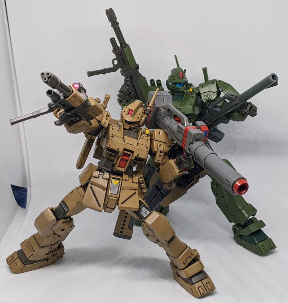 標準のジム・スパルタンとツーショット。元のカラーも良いですが、ブラウン系カラーも似合っていて気に入ってます。