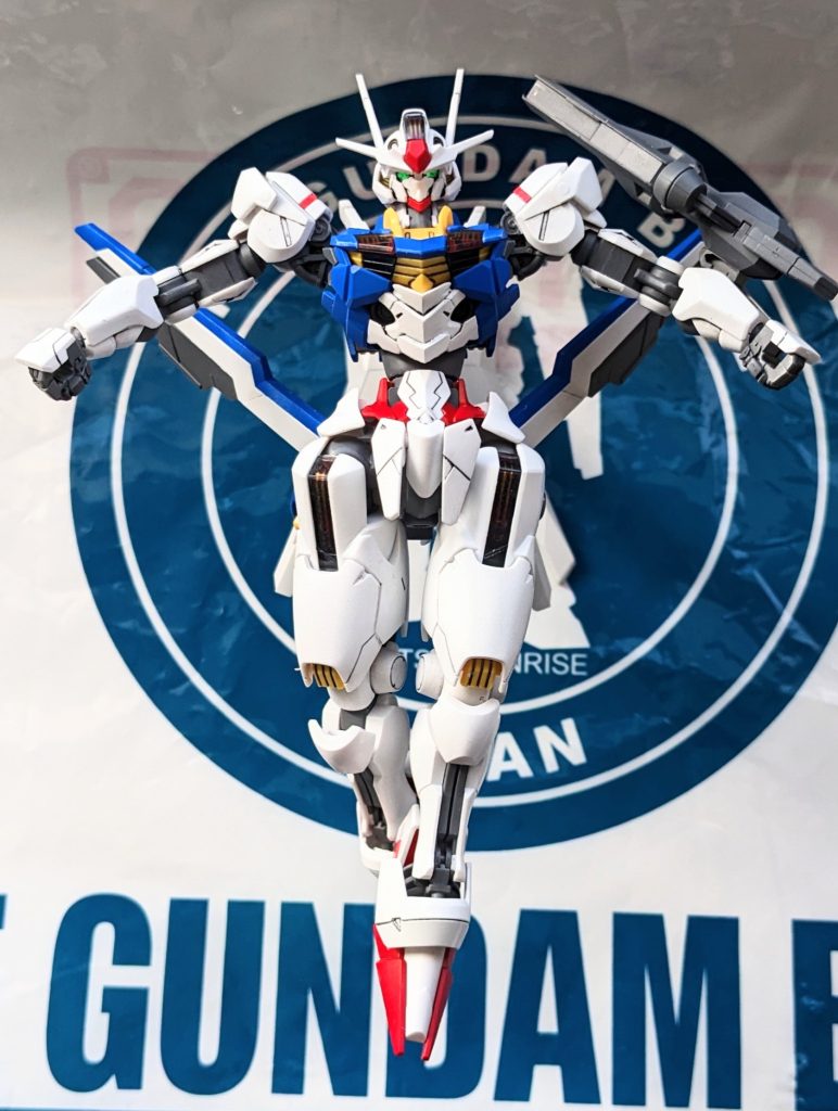 腰回りの改造のお陰で脚を閉じることも無理なく出来るため、こんな香ばしいポーズも。