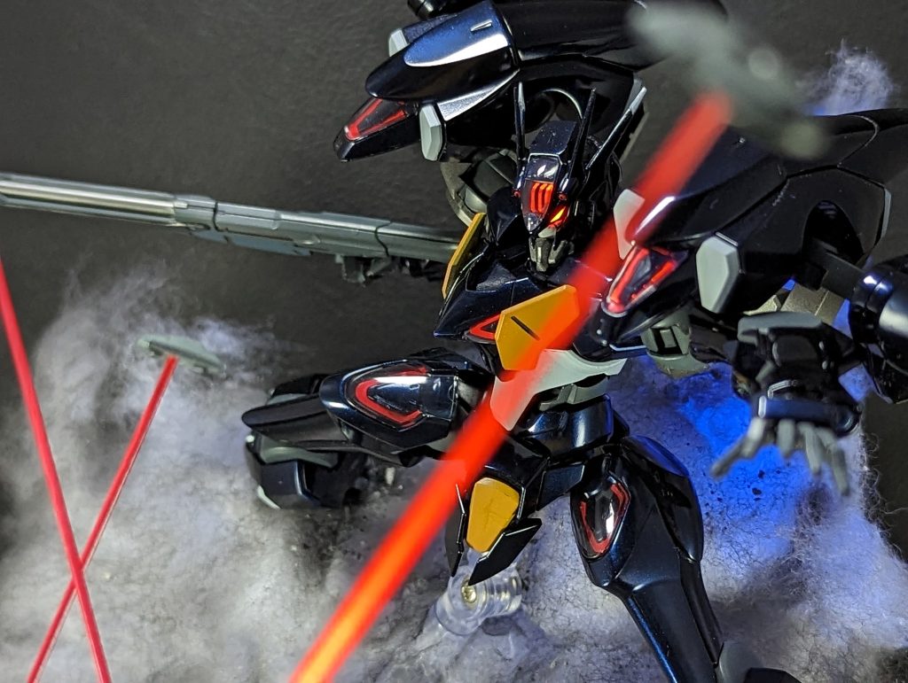 コラキのエフェクトは、真鍮線にメタルプライマー→グレーサフ→蛍光ピンク→クリアレッドシールの方も上から蛍光レッドを吹いているのでブラックライトで光ります!