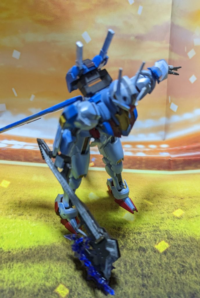 アックスモードの一撃で妨害を撃退ステージを守ったことで観客のテンションが上がりまくり、ステージは終わった後日、スレッタがミオリネの部屋へ掃除に行くとモニターにカップ麺の汁がかかっていた視線を感じたスレッタが振り向くと、ドン引き顔のミオリネがそこにいた一方、エアリアルのコクピットには未だに拾った電波の音楽が流れていた???「俺の歌を聴けぇッ!!」