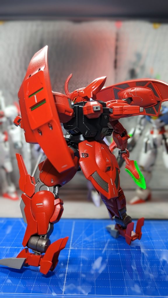 モールドのワンポイントはエナメルシルバーで。