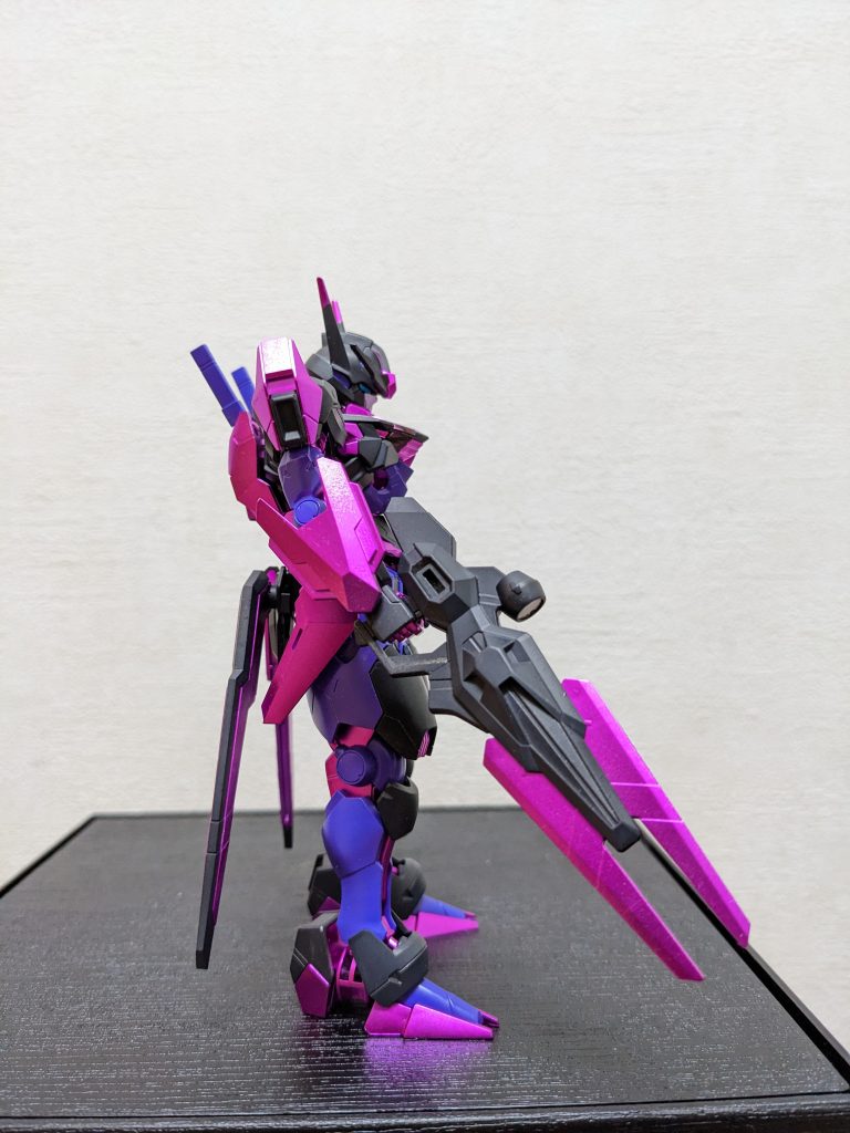 右側面ライフルのガンビット、ピンクだと存在感ハンパない💦