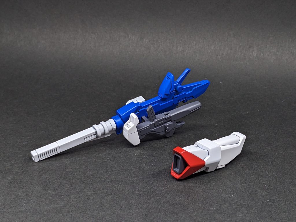 今回のオリジナル武装。メガビームライフルはV2のビームライフルとレギンレイズのレールガン。スプレービームポッドはエクシアとF91の肩パーツで作成