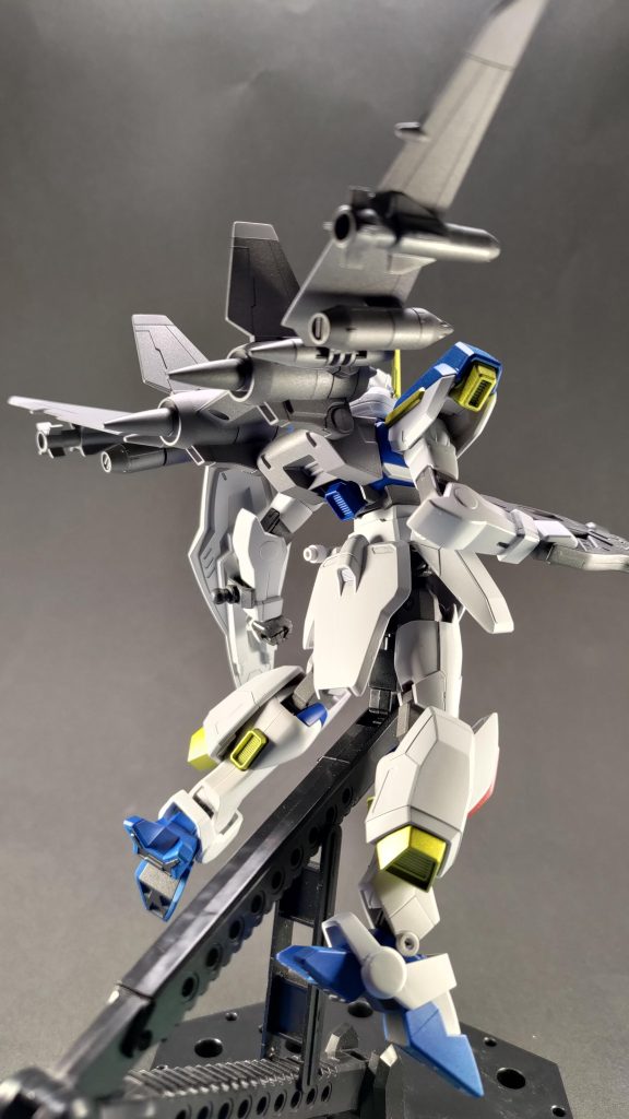 背後　背部パーツは２色塗り分けに止めています　先日プレバンのドッペルホルンとマルチランチャーパックを入手したので再度改修してUPするかもしれません