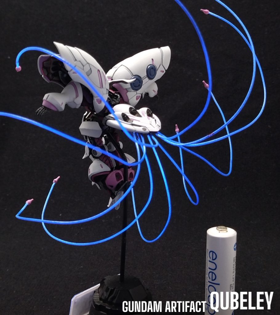 ファンネルの軌道は、被覆針金を塗装したものを使っています。ファンネルはプラ棒から削り出しました。