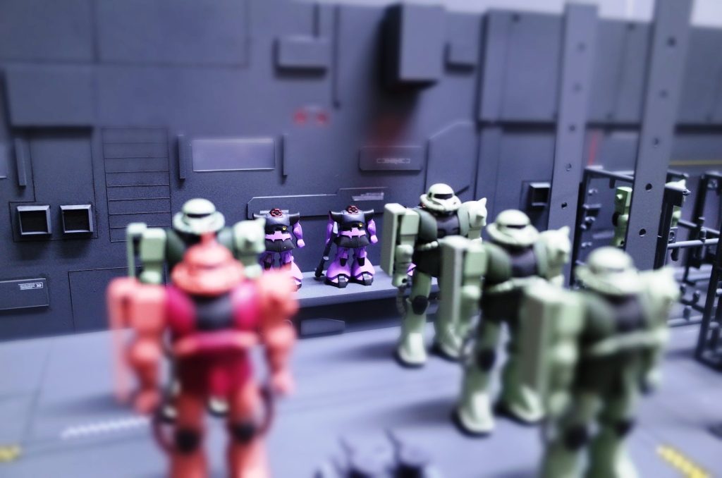 奥のドムは、1/550 ミデアに付属の物