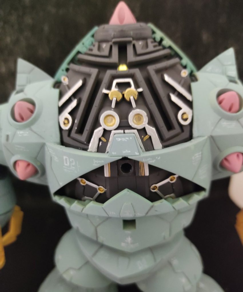 HGUCゾックは内部構造があったのでそれも塗装しました