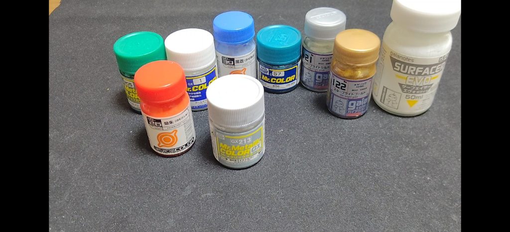 使った塗料はこれ。メタリックにはガンメタサフのがいいんやけど、切らしてたので諦めました。