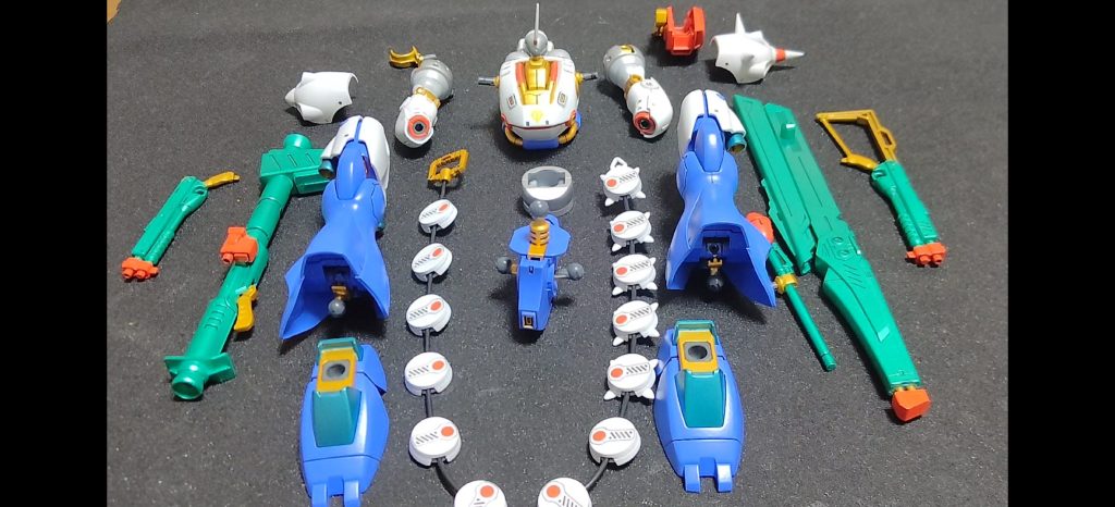 組立前。正直、神主要素はいらなかったかもです。蒼使わず、白にしといた方がまとまってた。