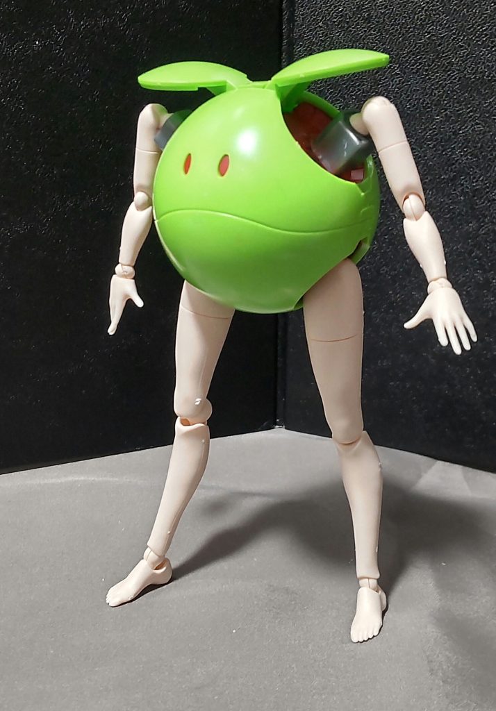 使われている四肢は30MSのです。去年買えたスク水のボディーパーツのヤツを利用しています。腕の部分は加工したくなかったので、接続部を増設することで、取付可能にしています。※一種のGUND技術だと思えばいいです。