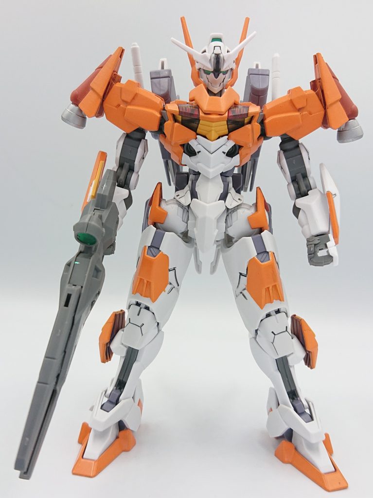 フロントビュールブリスをベースにエアリアルのパーツを配置していることがわかるだろう。肩部バーニアにはエアリアルのソール部分を利用している。