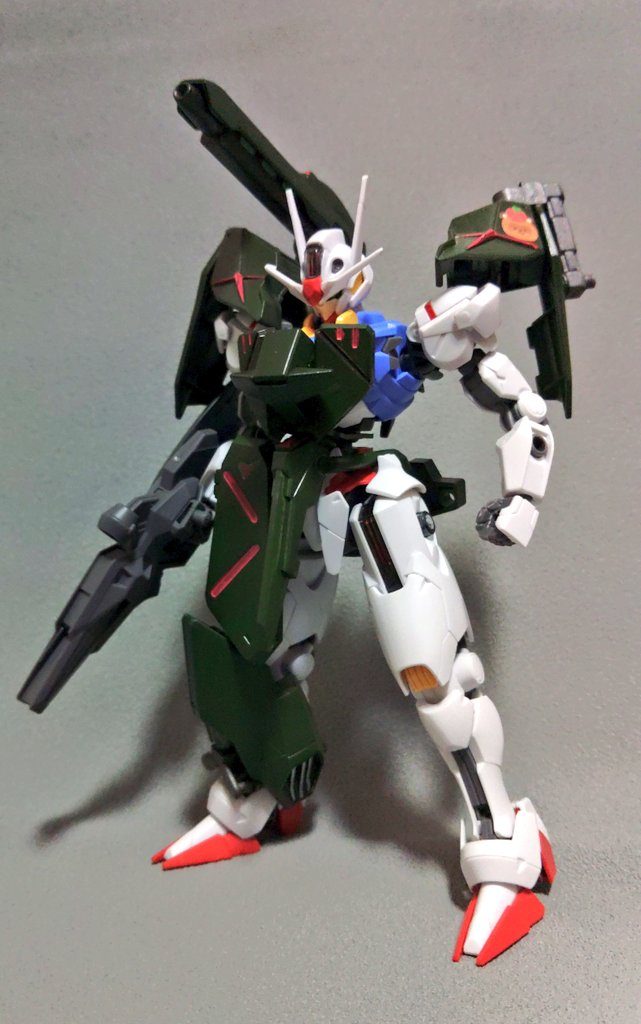 胸と腰アーマーは胴体を一旦外して取り付けます足アーマーはふくらはぎの溝に接続しました