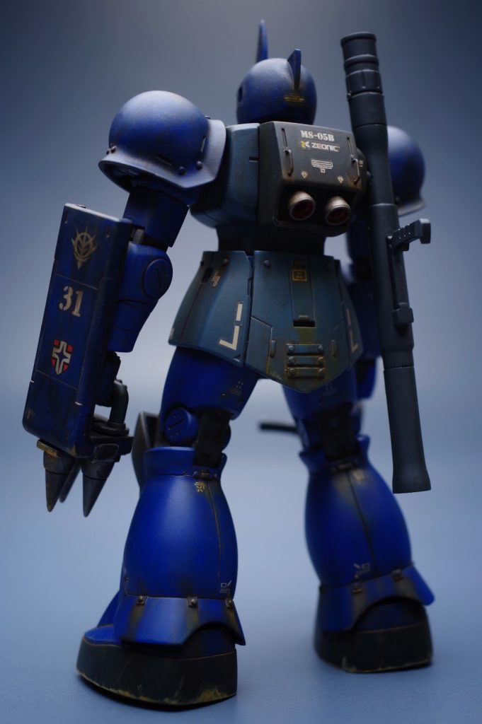 手持ちシールドはキットのものではなく、システムウェポンキットのものを使用しています。