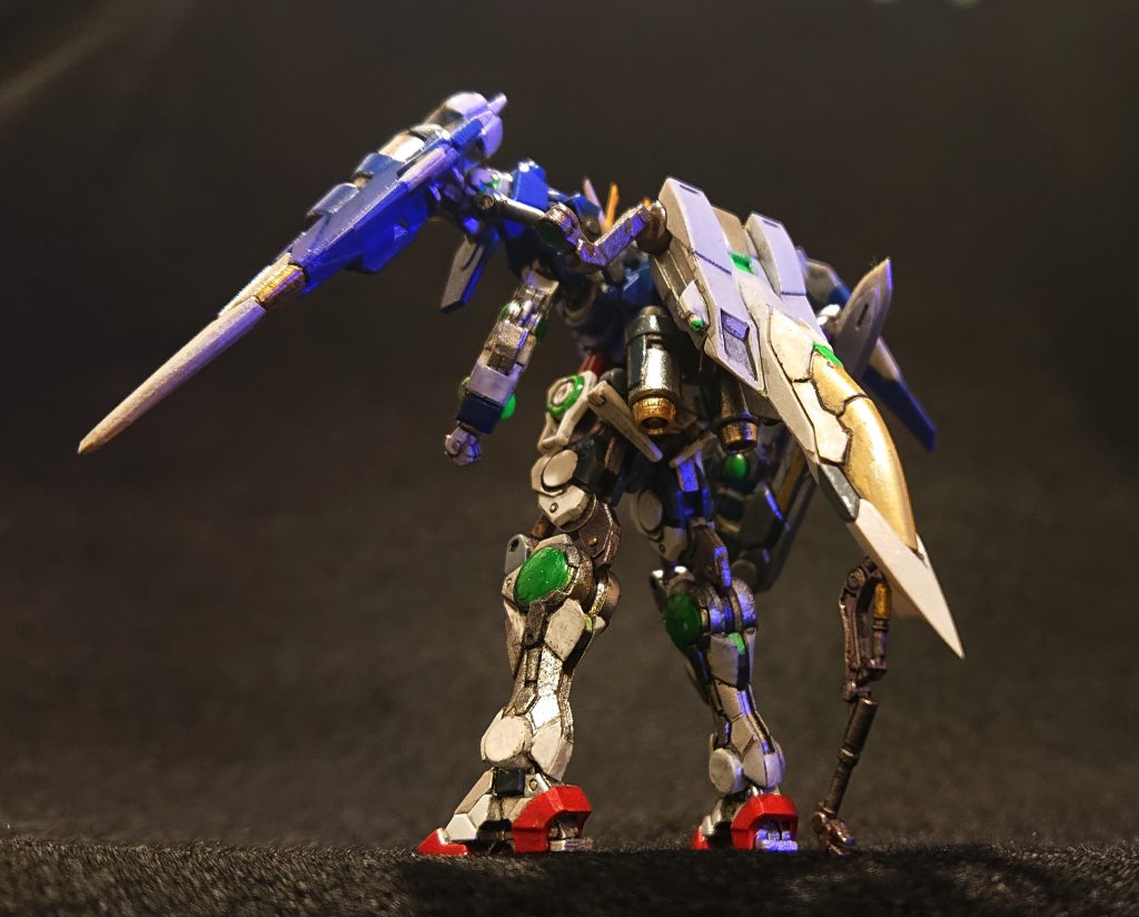 そんな可愛そうなダブルオーライザー君を無改造で素直に作ってカッコよく作れるのか、そして撮れるのか、はてさて。