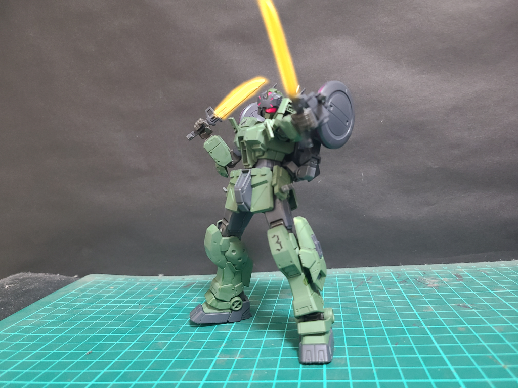 ハウンドγのお気に入りのヒートダガー装備ハウンドγ「やっぱ格闘戦ならコレだよなぁ~たまんねぇぜぇぇ!ハハハハ!!!」