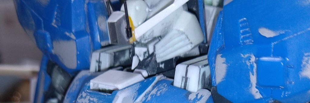 顔が命。ヴァーモーズのマークが入る所を製作