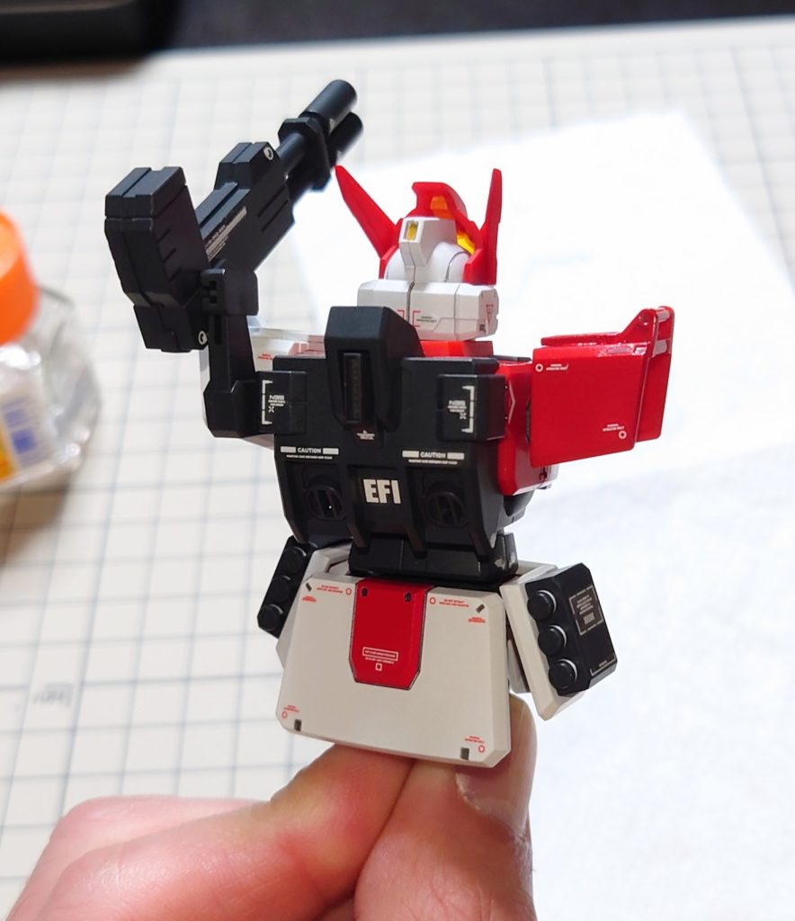 HGUC 赤い三巨星 ガンダムRR–4枚目/制作者：ガノー