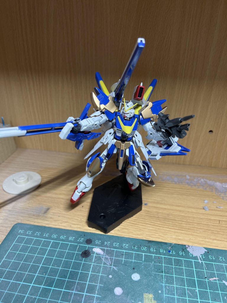 てんこ盛り最高盾はネオジムでくっついてます光の翼が欲しい、、、次はスペリオルストライクフリーダムドラゴンを作りますご覧いただきありがとうございました