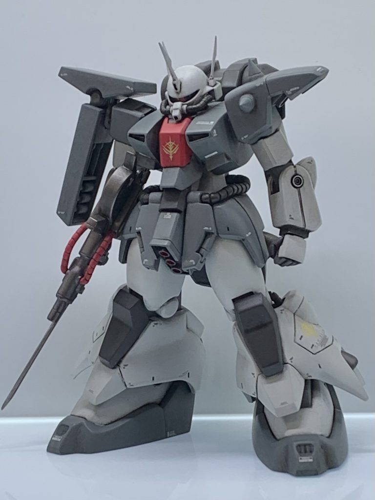 あとは脇腹をボリュームアップして塊感を増し、アタマは小型化。上下左右に詰めてます。