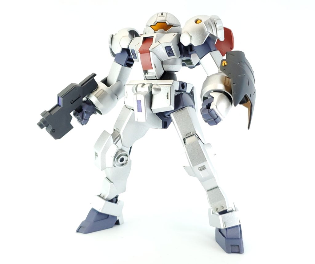 以下設定月のとある大企業のお嬢様を護衛するために用意された高級なデミトシリーズ。シルバーの外装が特徴で、これには耐ビームコーティングが施されている。肩の装甲はビームを受け流ししやすいように丸みを帯びたものに変更されている。