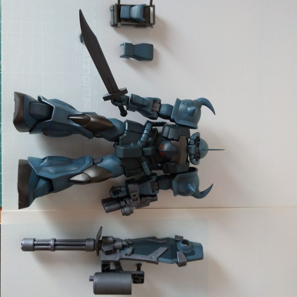 グフカスタム–5枚目/制作者：鈴木 英介