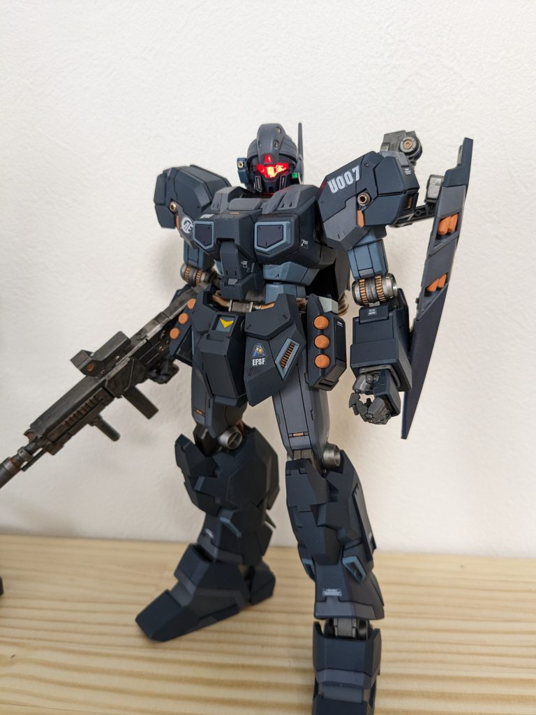 たまたま手元にあったLEDユニットも追加しています。