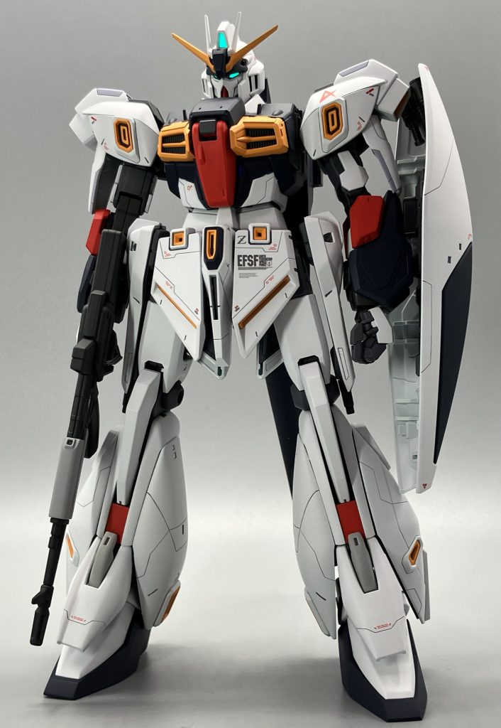 正面です。アンテナは長いので短くしました