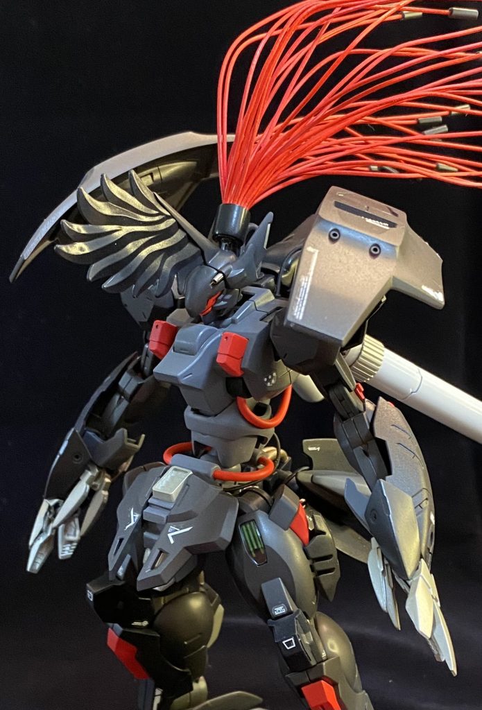 腕部:イーシュバラは30MSのオプションパーツを使用し大型クローアーム化。