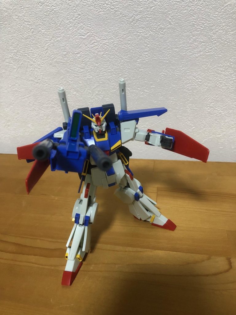 重さに耐えられず腕が下がってくるのが難点のダブルビームライフル。