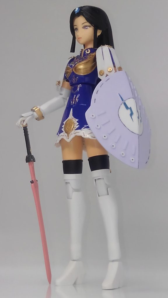 破裂の人形が持っている剣と盾を作成し、持たせてみました。ディテールはかなり省略しております。以下はいつものコントになります。過去作のコントの続きになります。https://gumpla.jp/sd/1284011