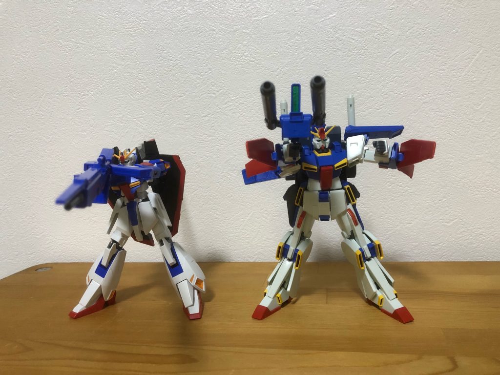 ダブルビームライフルって合体パーツとしての都合もあって本当独特の形状してますよね。歴代主役機のビームライフルを並べると明らかに浮く。