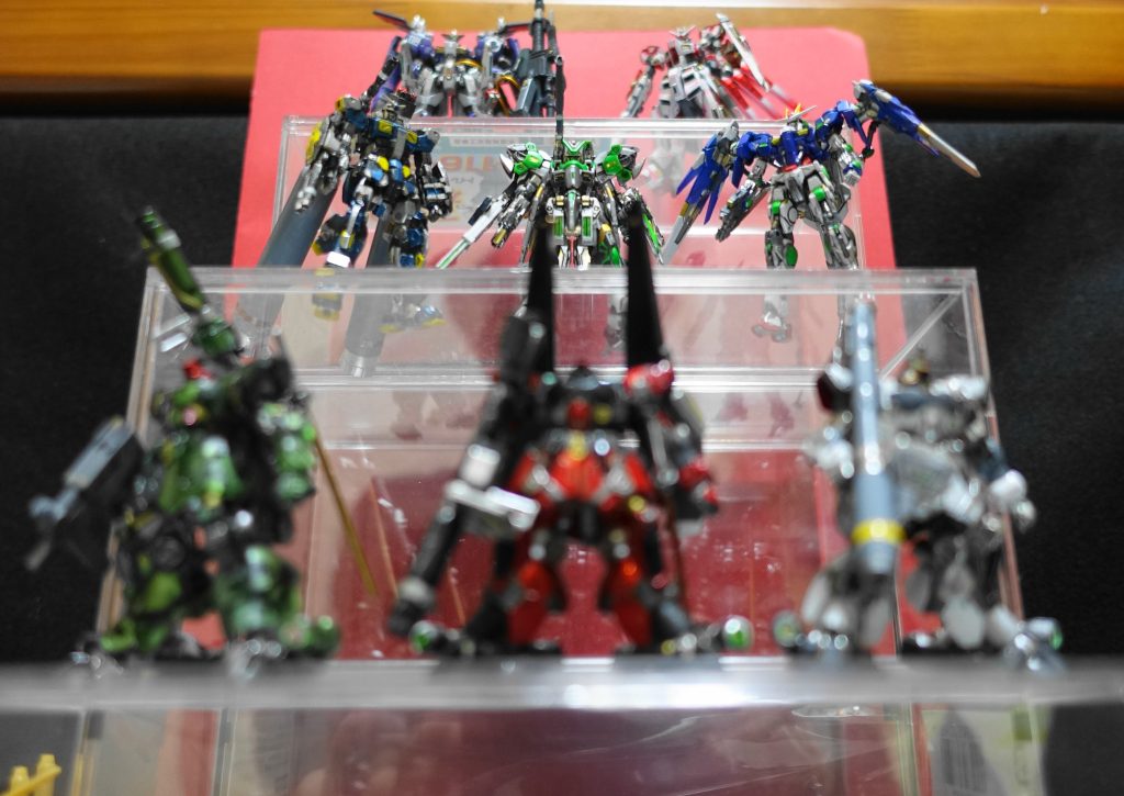 5月人形でも　武者ガンダムを飾るおたくがあることをネットのニュースで見ました。家族の理解が得られるならば、ワタシもやってみたかった。却下でしょうが・・・（笑）