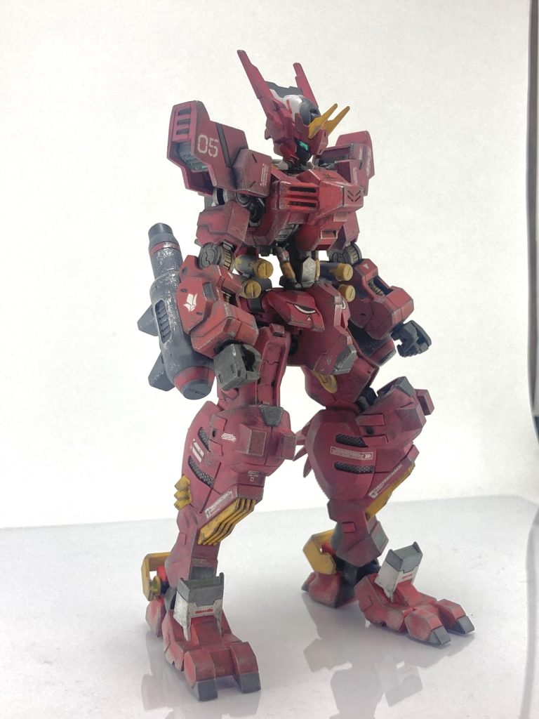 左側から~。五代目なので05を貼ってます。