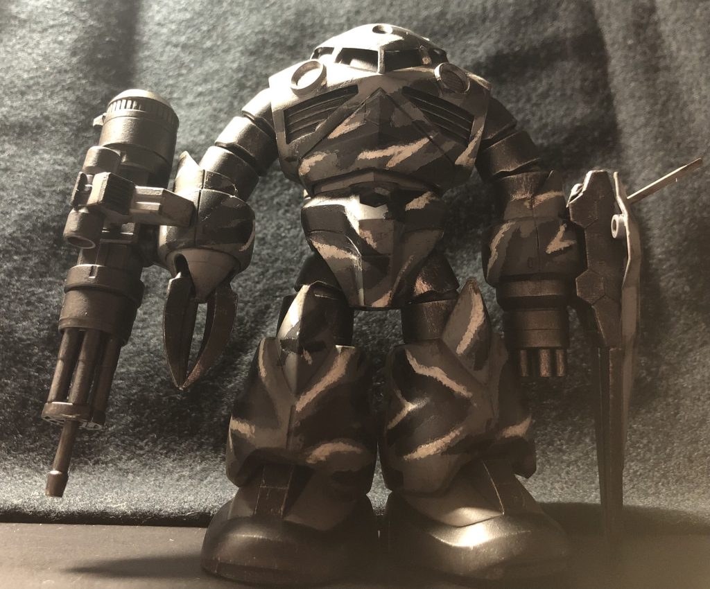 デフォルメしてもHGと見た目変わりませんね。定番ですが武装させてみました。