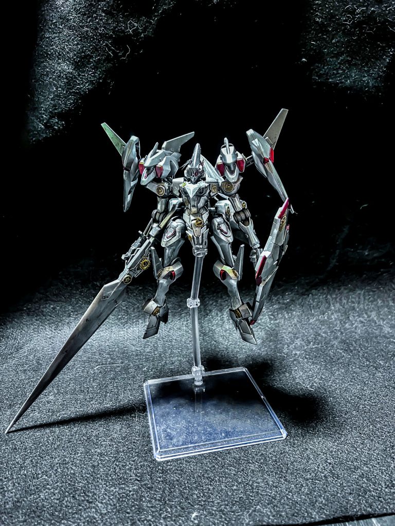 攻城戦特化型。敵弾をシールドで防御しつつ、ブースターで特攻、機動力を乗っけたブレードランスで城壁を力任せに突破し、装備をパージして暴れまわる。とんでもない暴れ馬です。