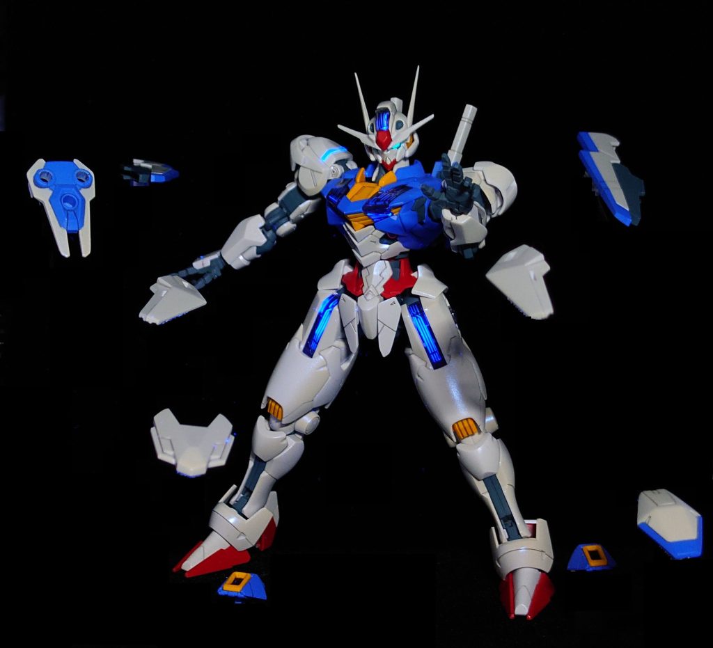 今回分かった黒背景の弱点…透明プラ板が目立つ目立つ。仕方が無いので透明プラ板はあきらめて、ディスプレイベースにガンビットを持たせて撮影後に黒く塗りつぶしました。