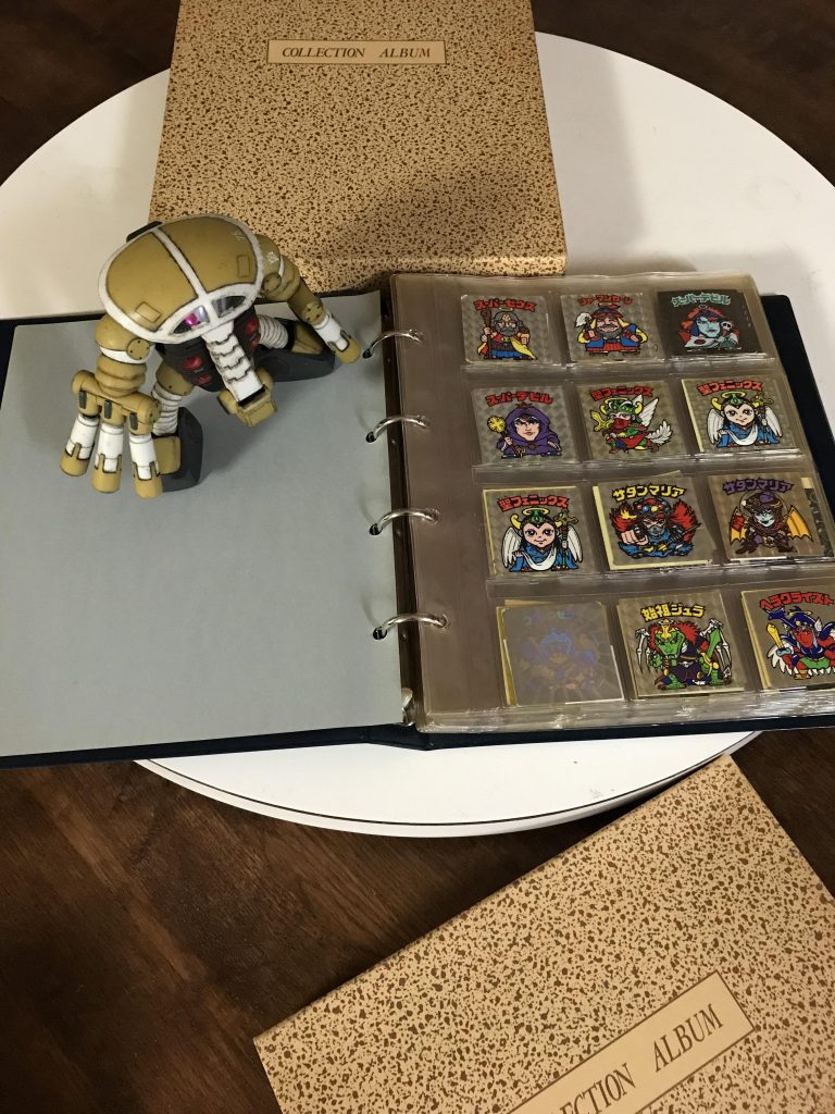 倉庫から出てきたビックリマンシールコレクションお気に入り登録するとこんな感じで他人の作品をコレクションできるようになります(写真はイメージです🙄)小学生の頃に集めてたのですが、20歳前後の時、これは今後どんどん価値が上がっていくぞと思い友人にもらったり、不足してる分を安く買ったりしたんですよねブラックゼウス…現在は完品だと50万で買い手がつくらしいです😱もとは30円のシール1枚で…嘘やろ…私のブラックゼウスは状態からして5〜6万にしかならないと思いますが、人気絶頂だった13弾くらいまでコンプしてるしダブりもかなりあるので、全部売ったらかなりの額になるのではないでしょうか?😳