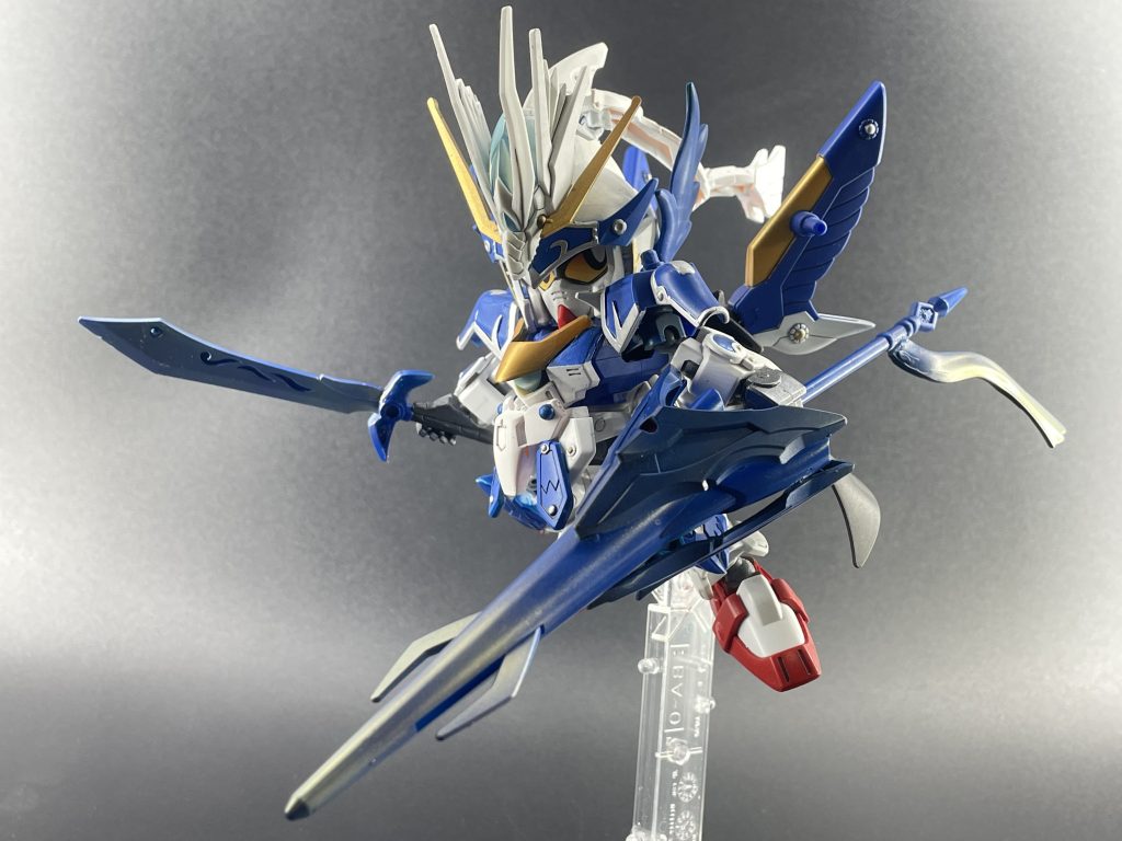 ランスは切先と飾り布、剣は頭身部分にガイアカラーの新色、ターコイズブルーイエローを使ってみました。