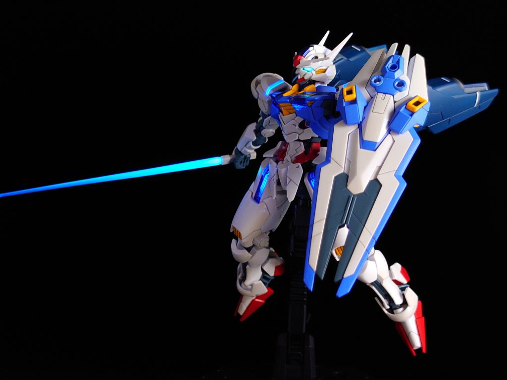 光源の位置と強さで印象が変わります。グラデ塗装はあえてせず(技術が無いだけ?)立体感は撮影で工夫。